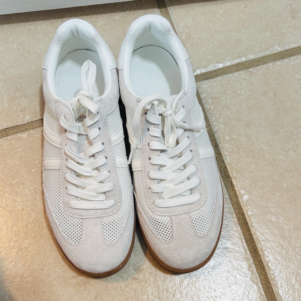 Stylish White Athletic Women's Shoes